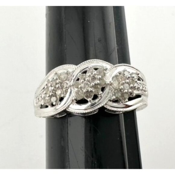 Beautiful 1/4 Carat Natural Diamond Triple Cluster Ring in Sterling Silver Size - Picture 1 of 16